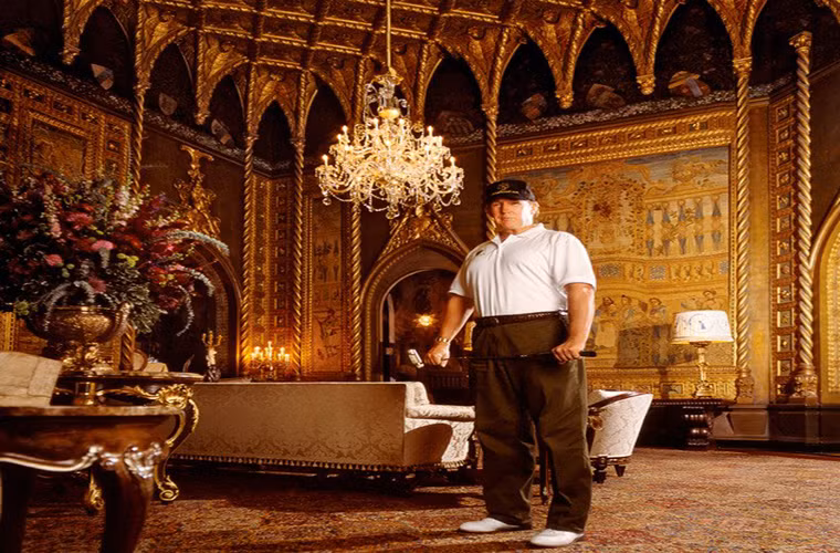 Theo Không quân Mỹ, các chuyến bay của ông Trump đến Mar-a-Lago tiêu tốn của ngân khố khoảng 6 triệu USD, đó là chưa tính các chi phí sinh hoạt và làm việc của đội ngũ an ninh. Ảnh: Telegraph.