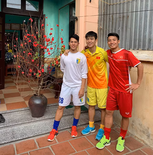 Mâm cỗ ngày Tết của gia đình các cầu thủ Việt Nam có món gì? - Hình 3 Mam co ngay Tet cua gia dinh cac cau thu Viet Nam co mon gi?-Hinh-3