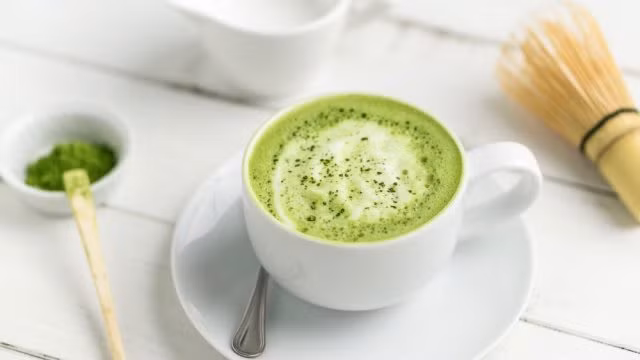 Tùy theo sở thích mà du khách có thể pha ngọt, ít ngọt hoặc uống nóng hay uống lạnh. Người dân địa phương thường bắt đầu một ngày làm việc bằng 1 tách Matcha Latte thơm ngon.