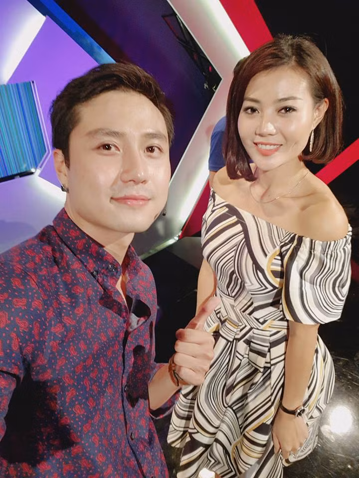 Thanh Sơn cũng hay diện sơ mi đi sự kiện.