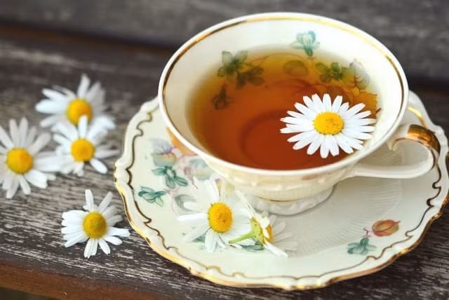 Trà thảo dược: Một lượng trà phù hợp sẽ giúp bạn giải tỏa căng thẳng, giúp bạn bình tĩnh hơn. Ảnh: Internet.