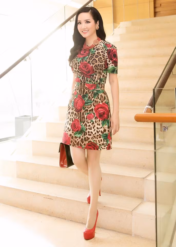 Nhan sắc và vóc dáng của người đẹp sinh năm 1971 vẫn quyến rũ và trẻ trung chẳng thua kém mỹ nhân nào trong showbiz Việt.