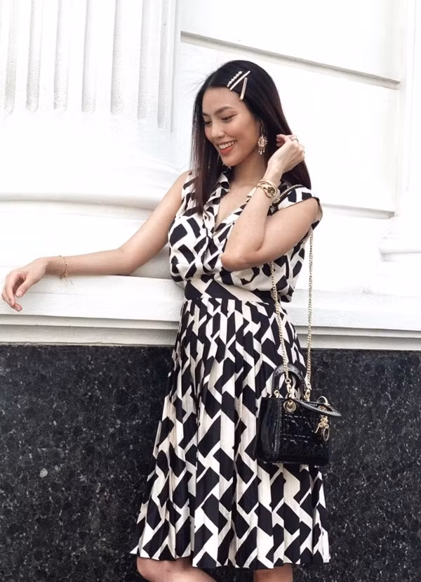 Hình ảnh ăn mặc sành điệu của Lan Khuê khiến nhiều người bất ngờ, không nghĩ cô đang mang thai 6 tháng.