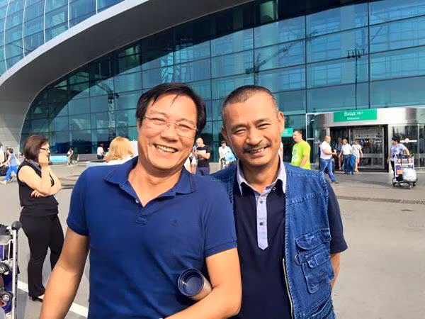 NSƯT Trọng Trinh rất chuộng các kiểu áo phông có cổ.