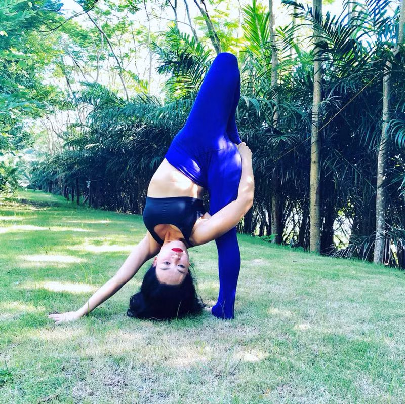 Đặc biệt, với dân văn phòng hay gặp chứng bệnh về cổ, vai gáy và lưng thường dẫn đến nghẽn mạch máu, khó lưu thông máu lên não, các bài tập yoga sẽ giúp phòng tránh những chứng bệnh này.