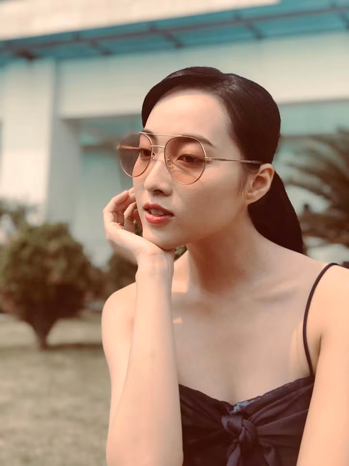 Có lợi thế hình thể cân đối nên Mai Anh thường diện những bộ trang phục gợi cảm.