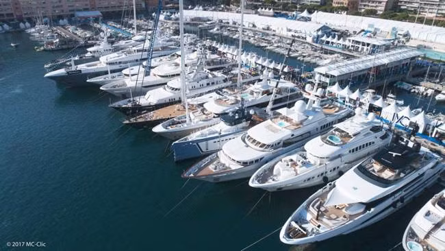Thân vương Monaco cũng được cho là sở hữu một căn nhà ở Philadelphia, Mỹ (quê nhà của người mẹ) được mua năm 2016 với giá 754.000 USD (~17 tỷ đồng).
