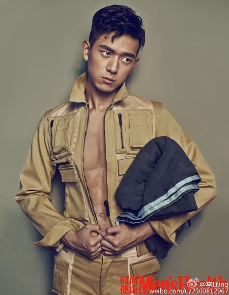 Đời thường hay khi ghi hình các show truyền hình, Lý Hiện chuộng trang phục denim, quần áo phong cách thể thao khỏe khoắn.