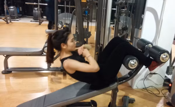 Tập gym sai cách gái trẻ đứt cơ bụng: Cảnh báo điều gì cho người tập? Tap gym sai cach gai tre dut co bung: Canh bao dieu gi cho nguoi tap?