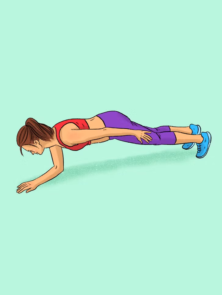 Plank một tay: Động tác này tốt cho bắp tay và cơ liên sườn.Thực hiện động tác plank với một tay chống xuống đất, tay còn lại giữ dọc theo thân. Giữ tư thế trong 20 - 30 giây rồi đổi bên.