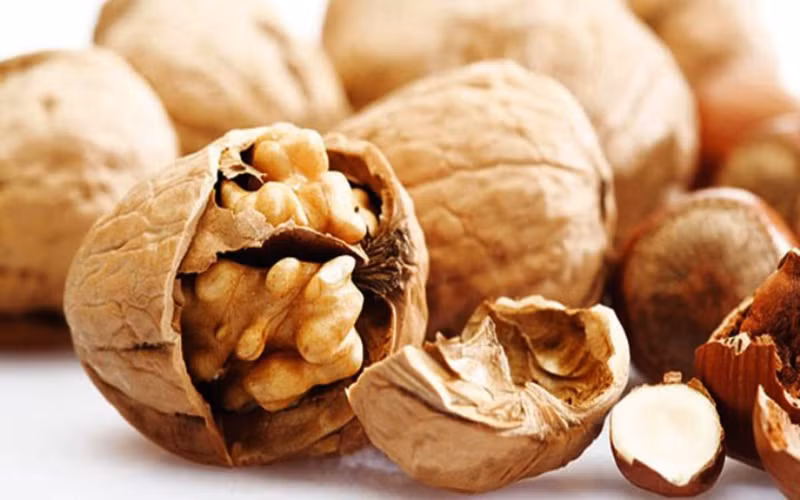 Nhanh chóng chữa lành vết thương: Vitamin nhóm B có trong quả óc chó như B1, B2 và B33 giúp ích cho việc chữa lành tổn thương trên da như khi bạn bị đứt tay, viêm loét.