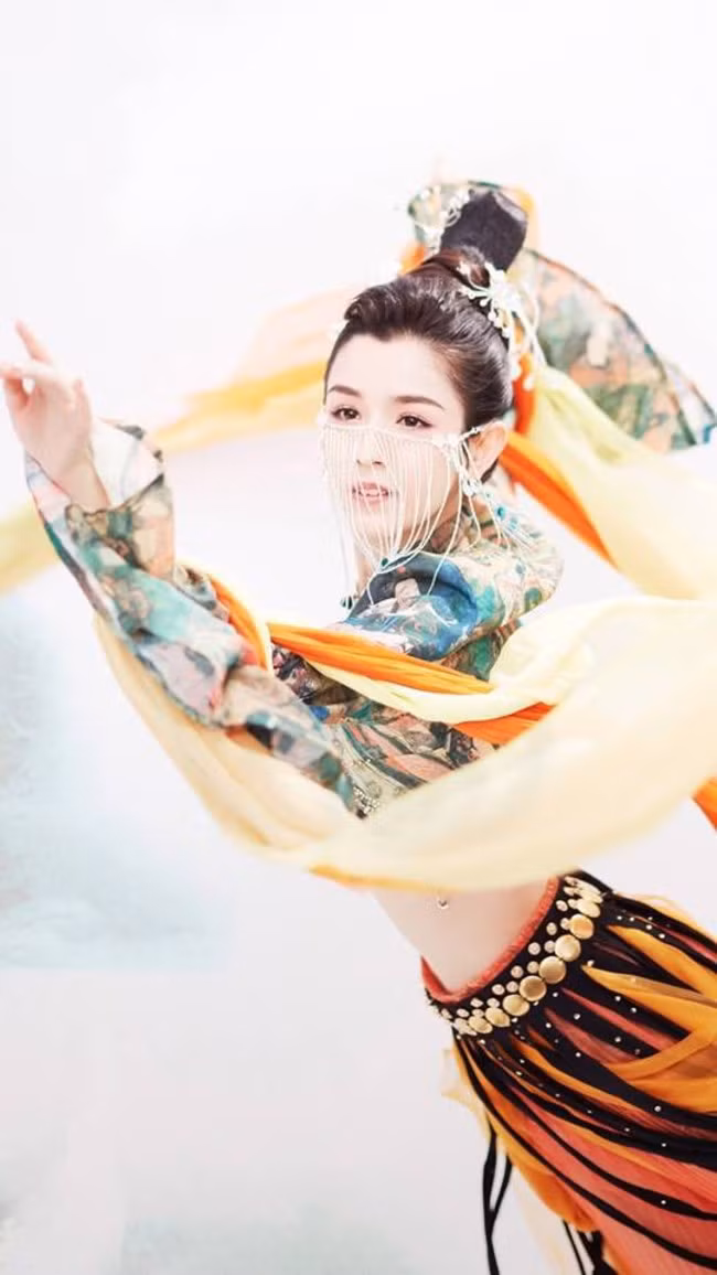“My nu Tan Cuong gay sot chi sau 1 giay” xinh dep lan at Dich Le Nhiet Ba