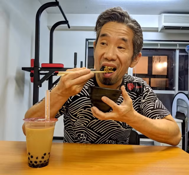 Món cơm trà sữa mới xuất hiện trên mạng gần đây nhưng lại có không ít người hào hứng làm thử để trải nghiệm món ăn độc đáo này. Ảnh: Sora News 24.