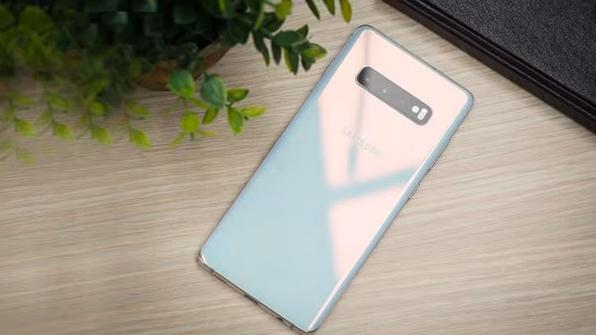 Thu nghiem thoi luong pin va toc do sac Galaxy S10+