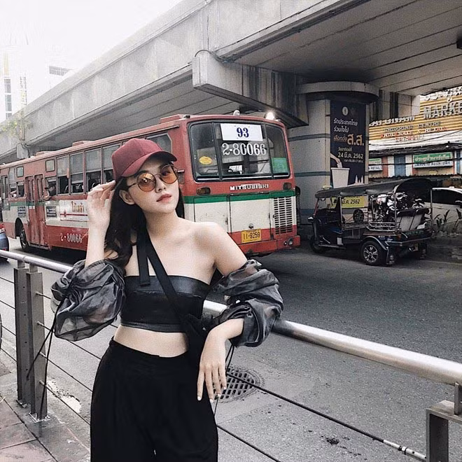 Người đẹp của trường Rmit gây chú ý nhờ gương mặt xinh đẹp, phong cách thời trang sang chảnh, cuốn hút.