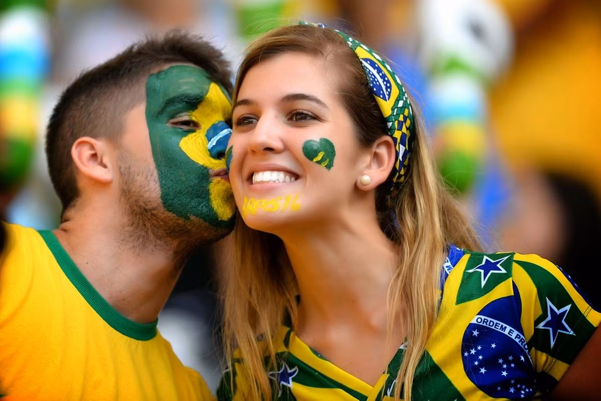 Phụ nữ Brazil nói chung thích vẻ đẹp tự nhiên và giữ cho làn da khỏe mạnh. Chính vì vậy, họ đều học cách chăm sóc da ở các cấp độ khác nhau và giúp cho họ tự tin quyến rũ hơn. Ảnh: Internet.