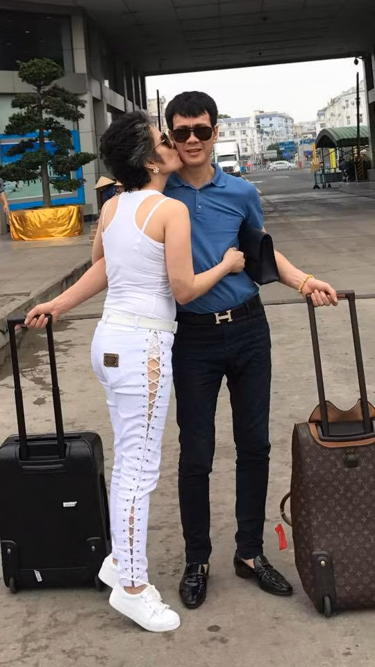 Style ngoài đời của Kiều Thanh cũng thiên về sự cá tính, nổi loạn.