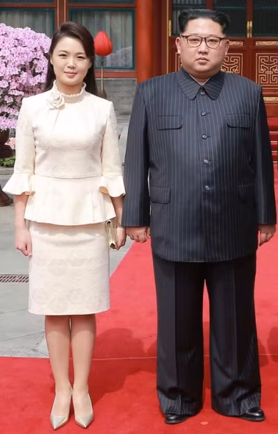 Bà có nhiều bộ cánh sành điệu không kém các đệ nhất phu nhân trên thế giới.