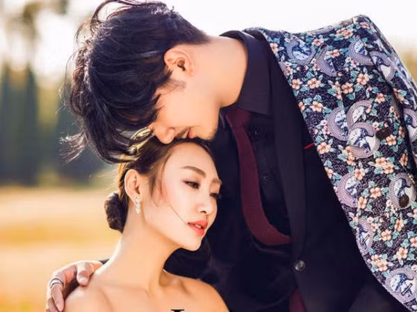 Đàn bà khôn ngoan: Đừng yêu quá sâu, đừng hy sinh quá nhiều Dan ba khon ngoan: Dung yeu qua sau, dung hy sinh qua nhieu