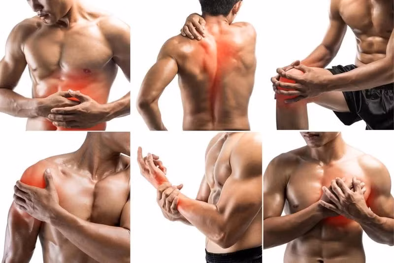 Đau nhức khắp người: Hầu hết những bệnh nhân sốt xuất huyết có xu hướng bị đau nhức khắp các cơ, xương và thậm chí các khớp. Nguyên nhân là do các virus gây thiếu vitamin và khoáng chất trong cơ thể, gây tình trạng đau nhức; do đó, việc tiếp nạp vào cơ thể các dịch dinh dưỡng là vô cùng quan trọng. Trên thực tế, những người có hệ miễn dịch yếu hoặc những người không ăn uống lành mạnh trong và sau khi hồi phục có thể phải chịu cơn đau tới hàng tuần sau khi đã được chữa khỏi bệnh sốt xuất huyết.