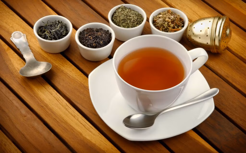 Trà cam thảo là một loại trà thảo mộc có tính mát, hạ hỏa cho cơ thể, hỗ trợ đường tiêu hóa hạn chế loét lở, bồi bổ cơ thể. Mỗi ngày, bạn nên uống trà cam thảo giúp tăng sức đề kháng cho cơ thể.