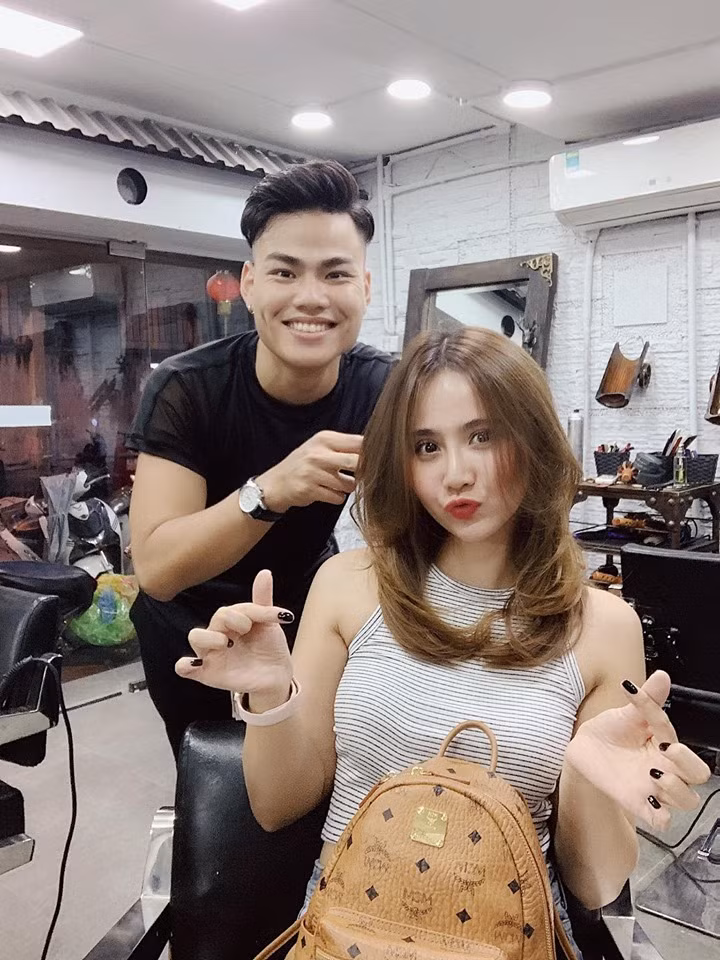 Gần chạm ngưỡng 30 tuổi, hot girl Hà thành được dân mạng khen ngợi vẻ đẹp chuẩn "gái một con trông mòn con mắt".