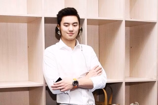 Bí quyết sở hữu cơ bụng 6 múi của kình ngư hot boy Trung Quốc Bi quyet so huu co bung 6 mui cua kinh ngu hot boy Trung Quoc