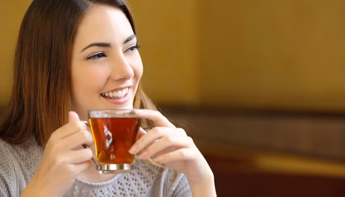 Giảm nguy cơ mắc bệnh tiểu đường: Uống trà đen mỗi ngày có thể làm giảm nguy cơ mắc bệnh tiểu đường loại 2 bằng cách giúp kiểm soát lượng đường trong máu sau bữa ăn. Theo một nghiên cứu trên Tạp chí Dinh dưỡng lâm sàng Châu Á Thái Bình Dương, trà đen có thể làm giảm lượng đường trong máu.