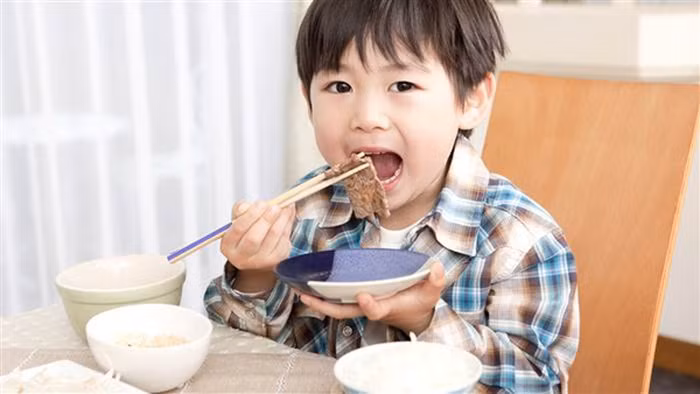 Để bé phát triển khỏe mạnh, bạn có thể học một số phương pháp trên đây của người Nhật và áp dụng cho con em mình.