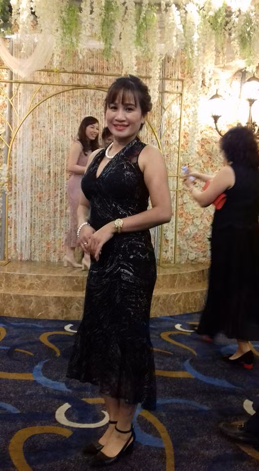 Khi đi sự kiện hay dự tiệc, Lê Thị Dần hóa "quý cô sang chảnh".