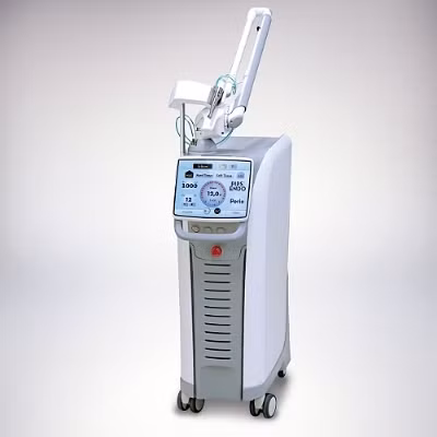 Nhờ chiếc máy này lần đầu tiên ở Việt Nam những người bị bệnh ngủ ngáy kéo dài gây khó chịu có thể được chữa dứt điểm không gây đau đớn. Nguồn ảnh: Fotona.