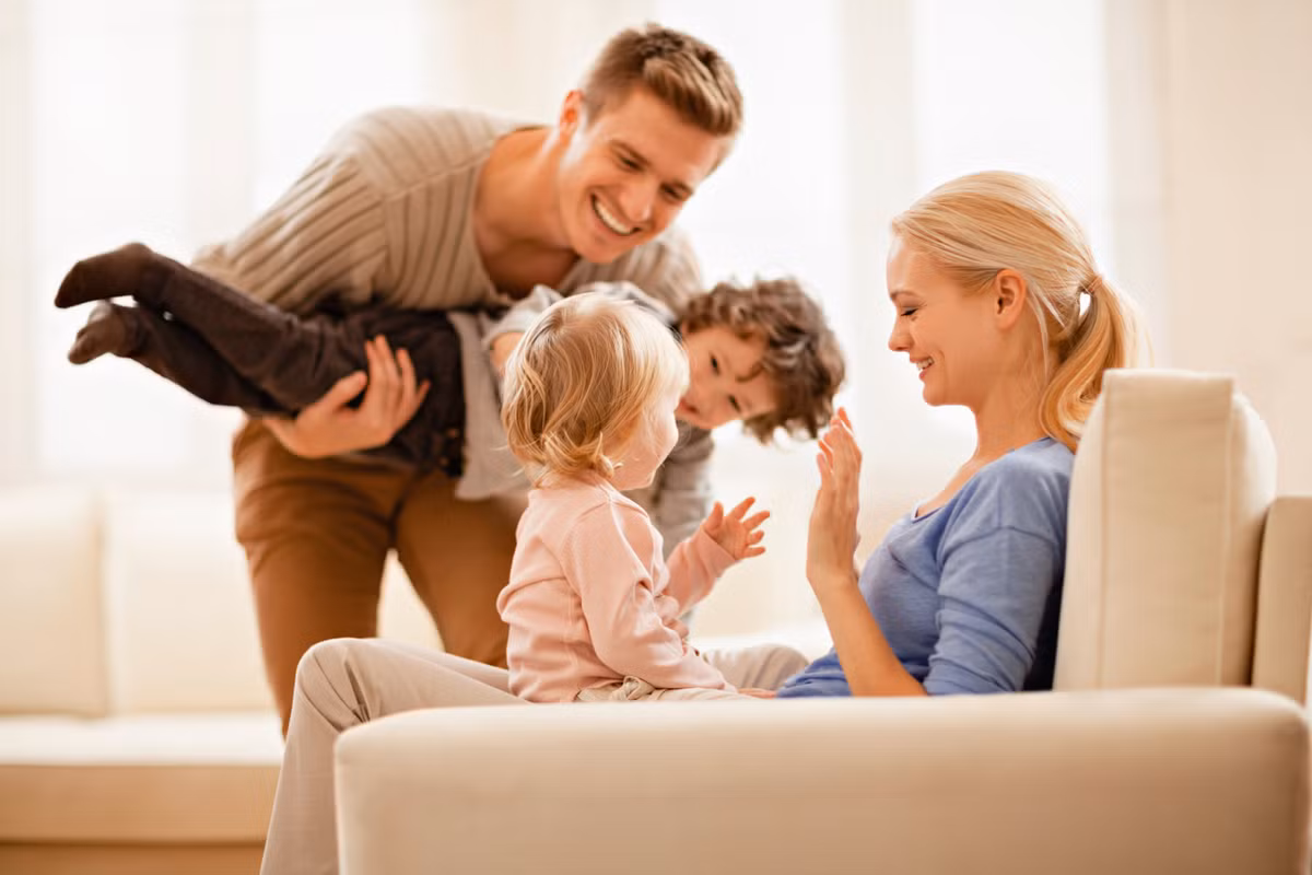 Người biết cân đối giữa công việc và gia đình chính là người chiến thắng, người có được hạnh phúc thực sự. Ảnh: Mamaenzo.