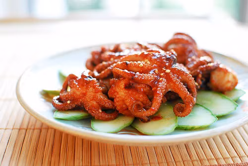 Dưới đây, là một số lời khuyên khi ăn bạch tuộc để tránh nguy hiểm mà mọi người cần hết sức chú ý để bảo vệ mình. Ảnh: Blogger. 