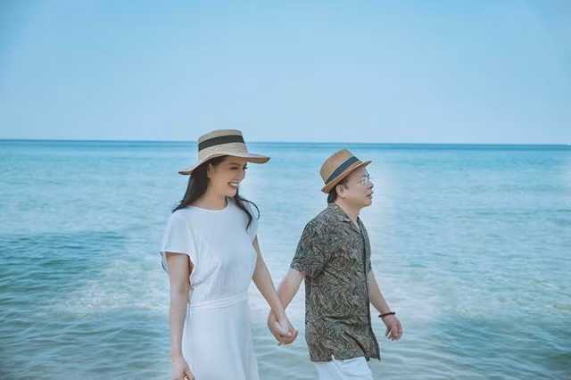 Thu truong Bo Tai chinh vua bi ky luat la nguoi rat muc yeu chieu vo-Hinh-10