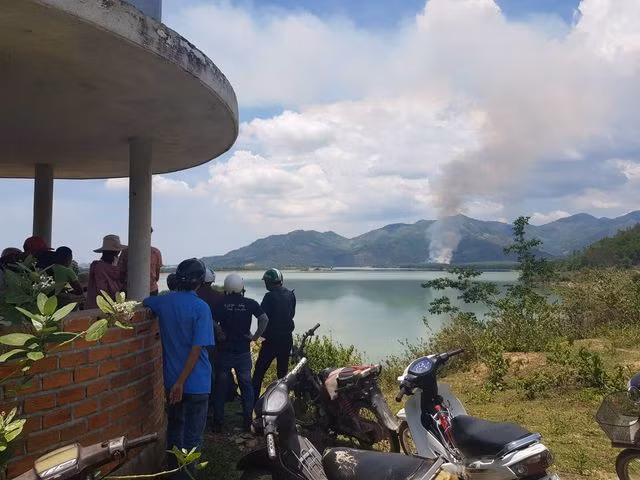 Hiện nguyên nhân vụ máy bay quân sự rơi ở Khánh Hòa đang được điều tra, làm rõ.