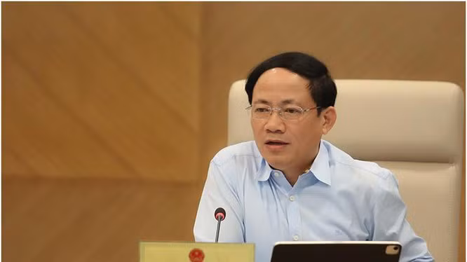 Trước đó, ông từng trải qua các vị trí Tổng giám đốc, Chủ tịch Hội đồng quản trị Tổng Công ty Cổ phần Bảo hiểm Bưu điện; Phó Tổng giám đốc, Tổng giám đốc Tổng công ty Bưu điện Việt Nam. 