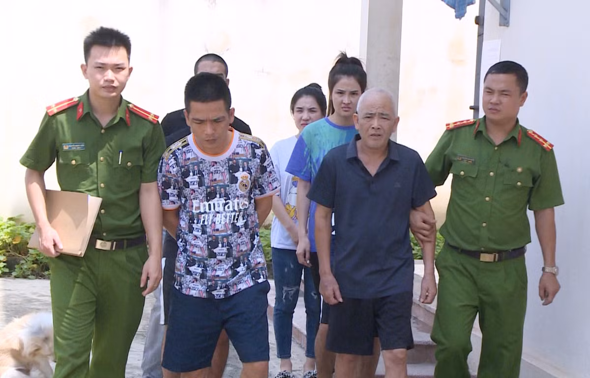 Trum ma tuy Trung “Khoi” keo ca bo, vo, em trai...ban ma tuy-Hinh-2