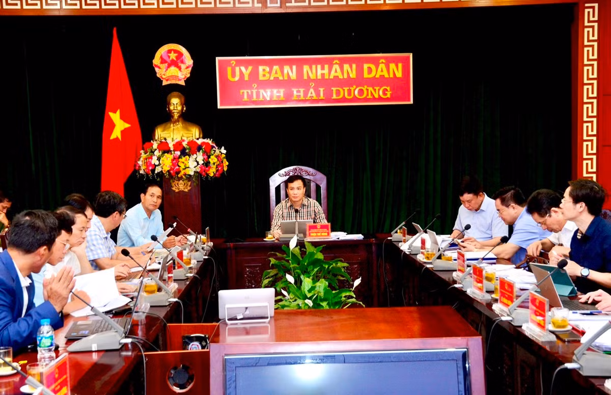  Ban cán sự đảng UBND tỉnh Hải Dương các nhiệm kỳ 2016-2021, 2021-2026 đã vi phạm nguyên tắc tập trung dân chủ, quy định của Đảng, pháp luật của Nhà nước, Quy chế làm việc; thiếu trách nhiệm, buông lỏng lãnh đạo, chỉ đạo công tác kiểm tra, thanh tra để UBND tỉnh và một số tổ chức, cá nhân có nhiều vi phạm, khuyết điểm trong công tác phòng, chống dịch Covid-19; để huyện Tứ Kỳ vi phạm Luật Đầu tư công và Luật Xây dựng.