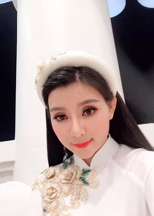 Mới nhất, Bùi Lê Mận xác nhận một lần nữa cô vẫn khỏe mạnh, mong mọi người hãy cân nhắc việc chia sẻ thông tin không chính xác, không qua kiểm chứng, gây ảnh hưởng đến mọi người, đến tâm lý xã hội, và cả gia đình cô.