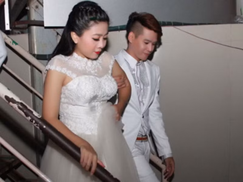 "Tôi đã ở bên Phương trong giây phút sinh nở, cùng tổ chức sinh nhật đầu tiên cho con. Khi không đủ duyên nợ đi tiếp cùng nhau, cả hai đều mong muốn giữ mối quan hệ thật tốt vì Lavie", Phùng Ngọc Huy cho hay.