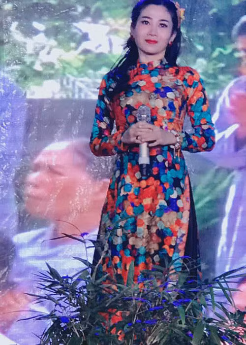 Để có thêm thu nhập, Mai Phương kinh doanh online những sản phẩm dành cho mẹ và bé. Ngoài ra, cô tham gia gameshow, đóng phim.