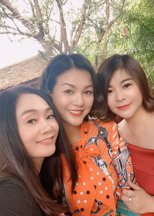 Đảm nhận vai "tiểu tam trung niên" Linh trong "Đừng bắt em phải quên" là diễn viên Kim Oanh.