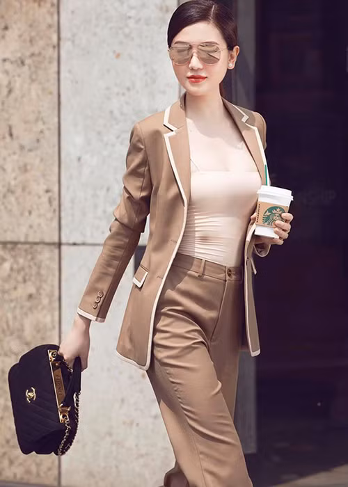 Chân dài đến từ Vũng Tàu sinh con gái đầu lòng vào tháng 5/2018.