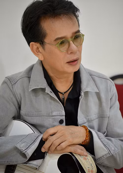 Nhạc sĩ Đức Huy kể lại anh được dịp làm việc với nghệ sĩ Thái Thanh hồi đầu năm 1990. "Ngồi làm việc cùng bà, tôi cảm nhận bà rất chuyên nghiệp và thân thiện", nam nhạc sĩ chia sẻ.