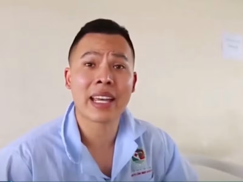 Do diễn biến của dịch phức tạp, đến chiều ngày 9/3, cơ quan chức năng quay trở lại căn hộ của Vũ Khắc Tiệp để yêu cầu anh cách ly tập trung.