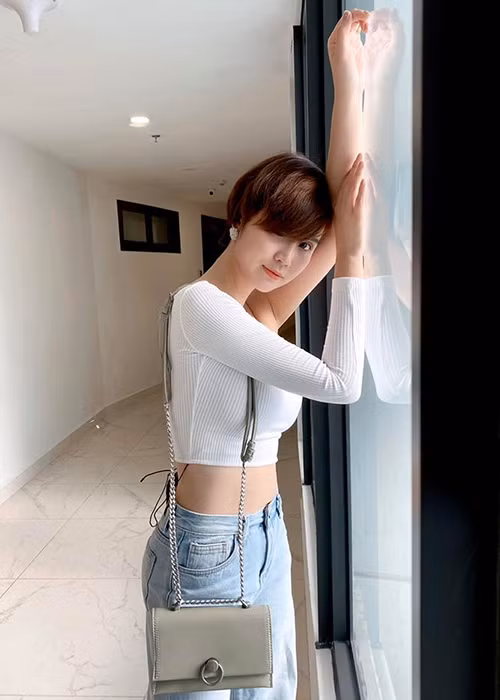 Trong "Tình yêu và tham vọng", Huyền Lizzie đóng vai Phương - một gái giỏi võ và được đặt biệt danh là Phương "bất bại".