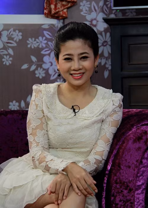 Mai Phương từng dẫn các chương trình “Ngày chủ nhật của em”, “Bệ phóng tài năng”, “Chuyện phái đẹp”.