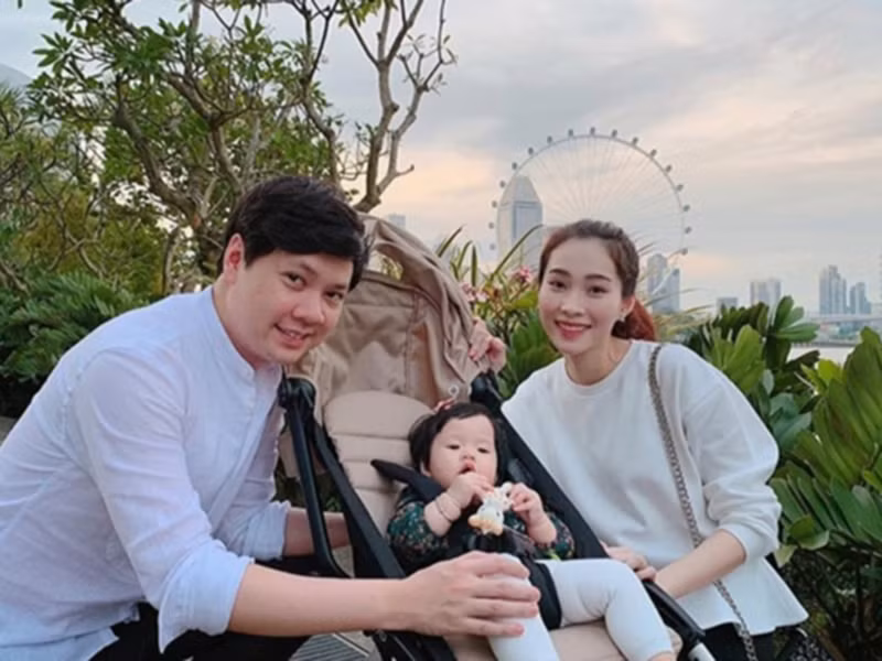 Cô cũng không phô trương cuộc sống giàu có.