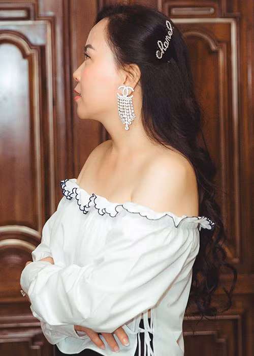 Bạn gái của Quách Ngọc Ngoan cho biết, ngoài thấy nhan sắc "đã đủ dùng", lý do cô không dao kéo còn vì sợ đau.