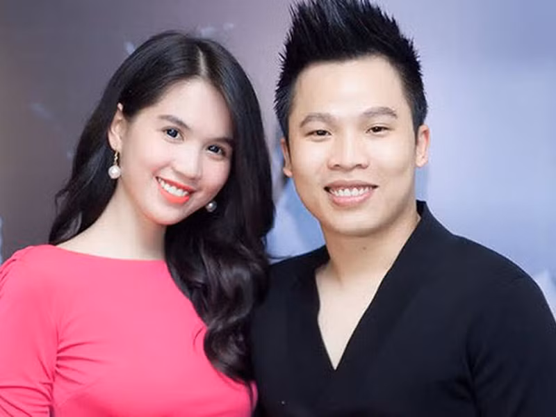 Khi Ngọc Trinh tung bộ ảnh bikini lên mạng và bị phản hồi tiêu cực, một blogger đăng đàn chỉ trích Ngọc Trinh với những lời lẽ gay gắt. Ngay lập tức, Khắc Tiệp mỉa mai blogger: “Xem hình của em chụp mới thấy em hồn nhiên và đáng yêu trong phát ngôn quá”. Ảnh: Yan